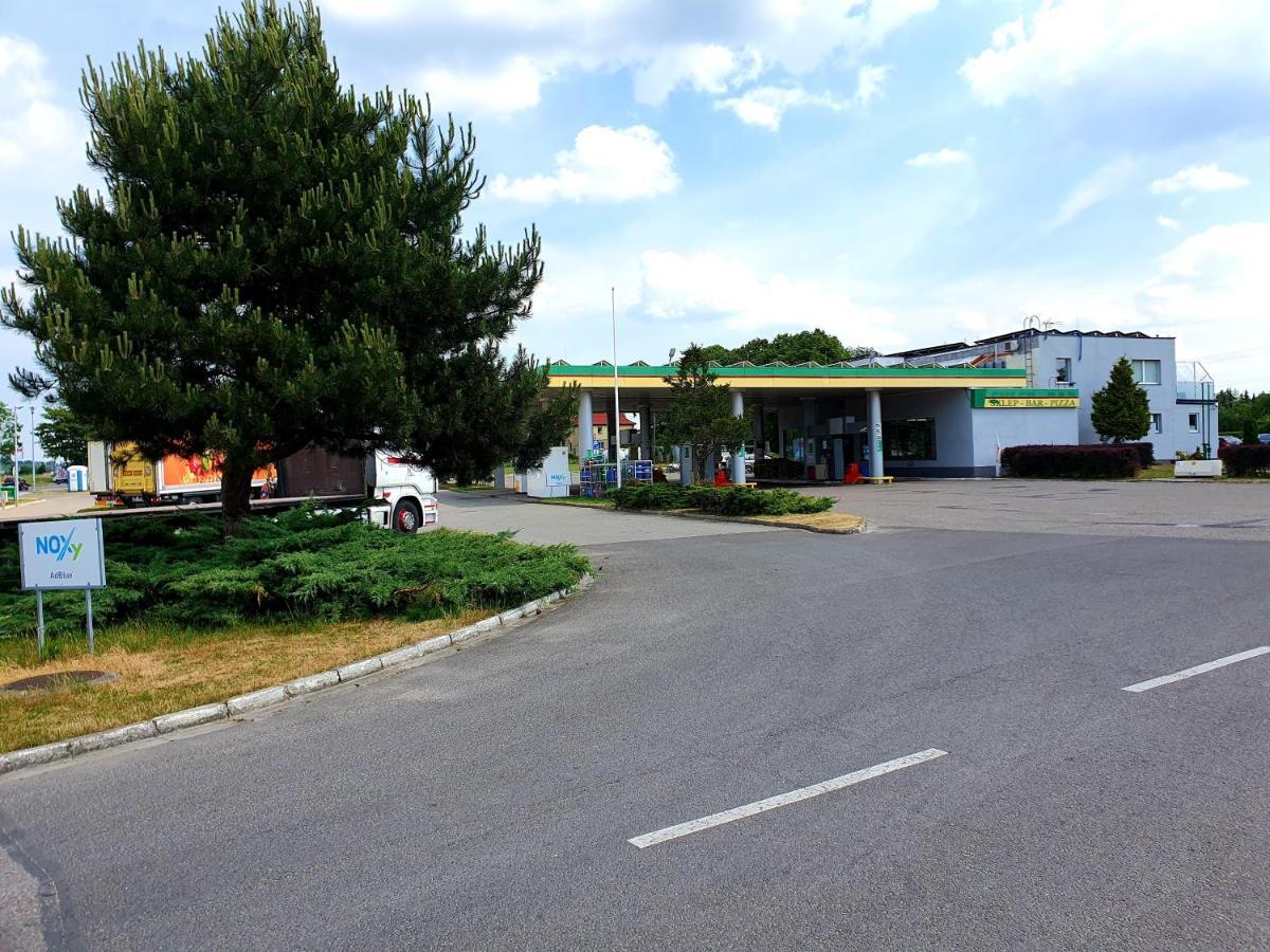 Motel Na Stacji Paliw Ustronie Morskie Esterno foto