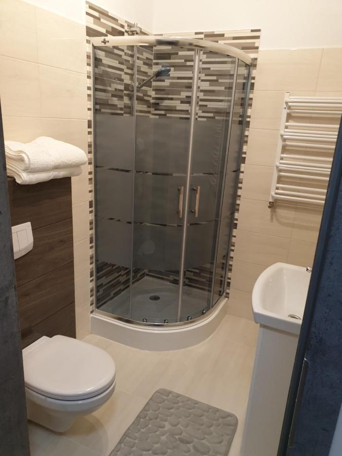 Motel Na Stacji Paliw Ustronie Morskie Esterno foto